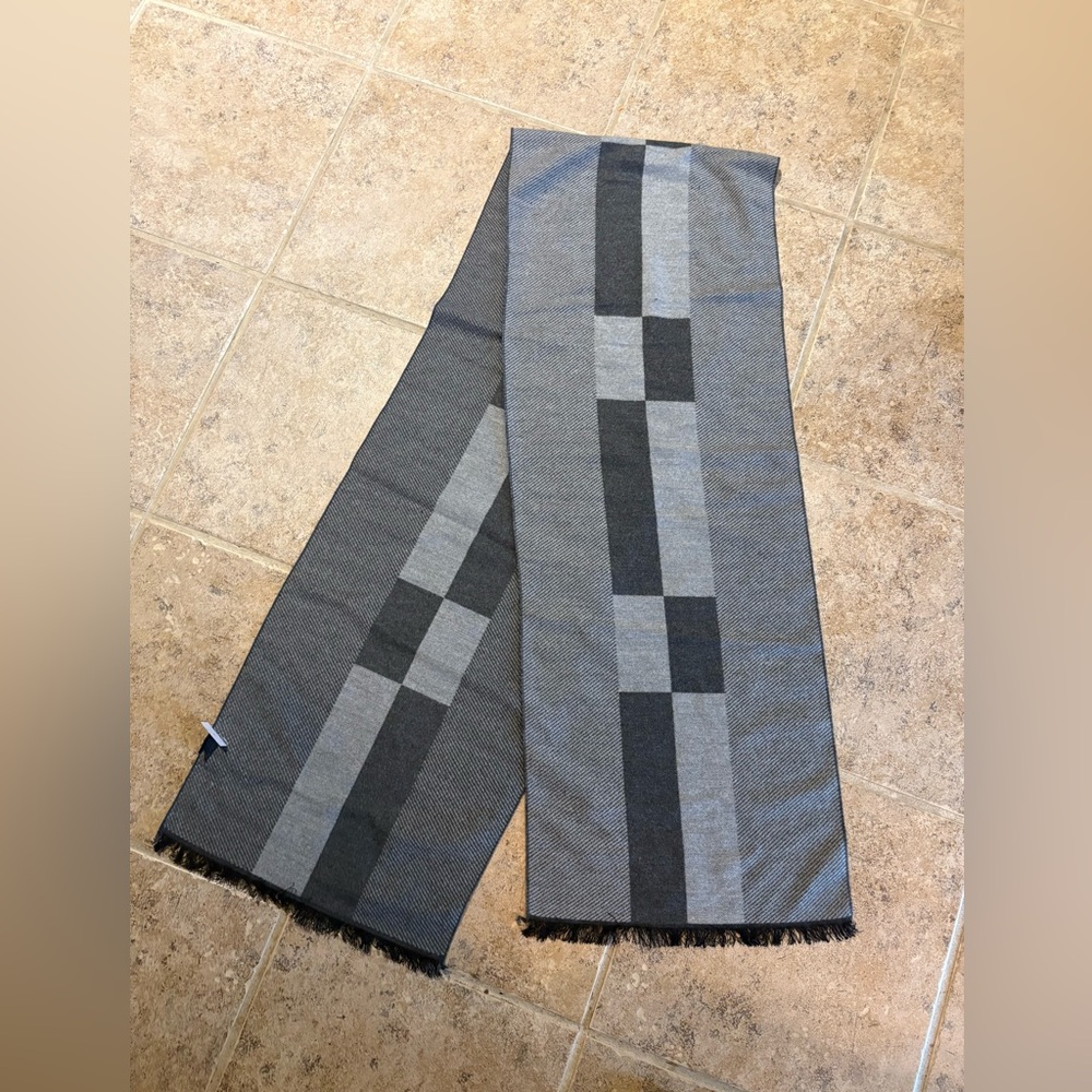 NWOT Elegant Large Gray & Black Men's Scarf with fringes, Size: 72”Lx 12”W